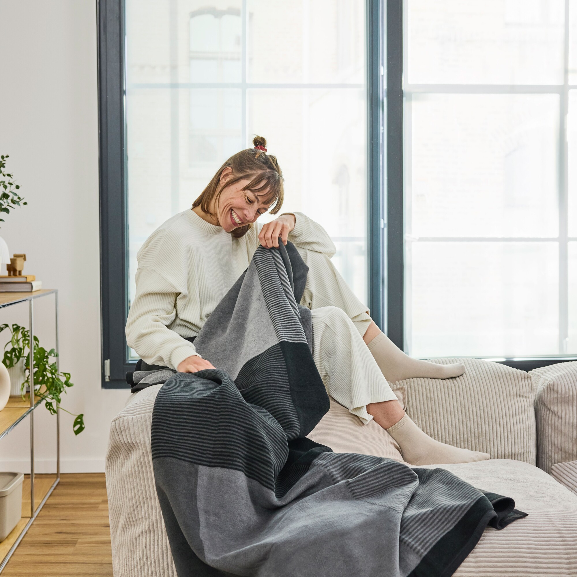 Decke, Decke/Throw, Strickware, Loungewear, weich, decke, stola, grau, strick, weich, Decke, Wolltuch, grau, gemustert, Kuscheln