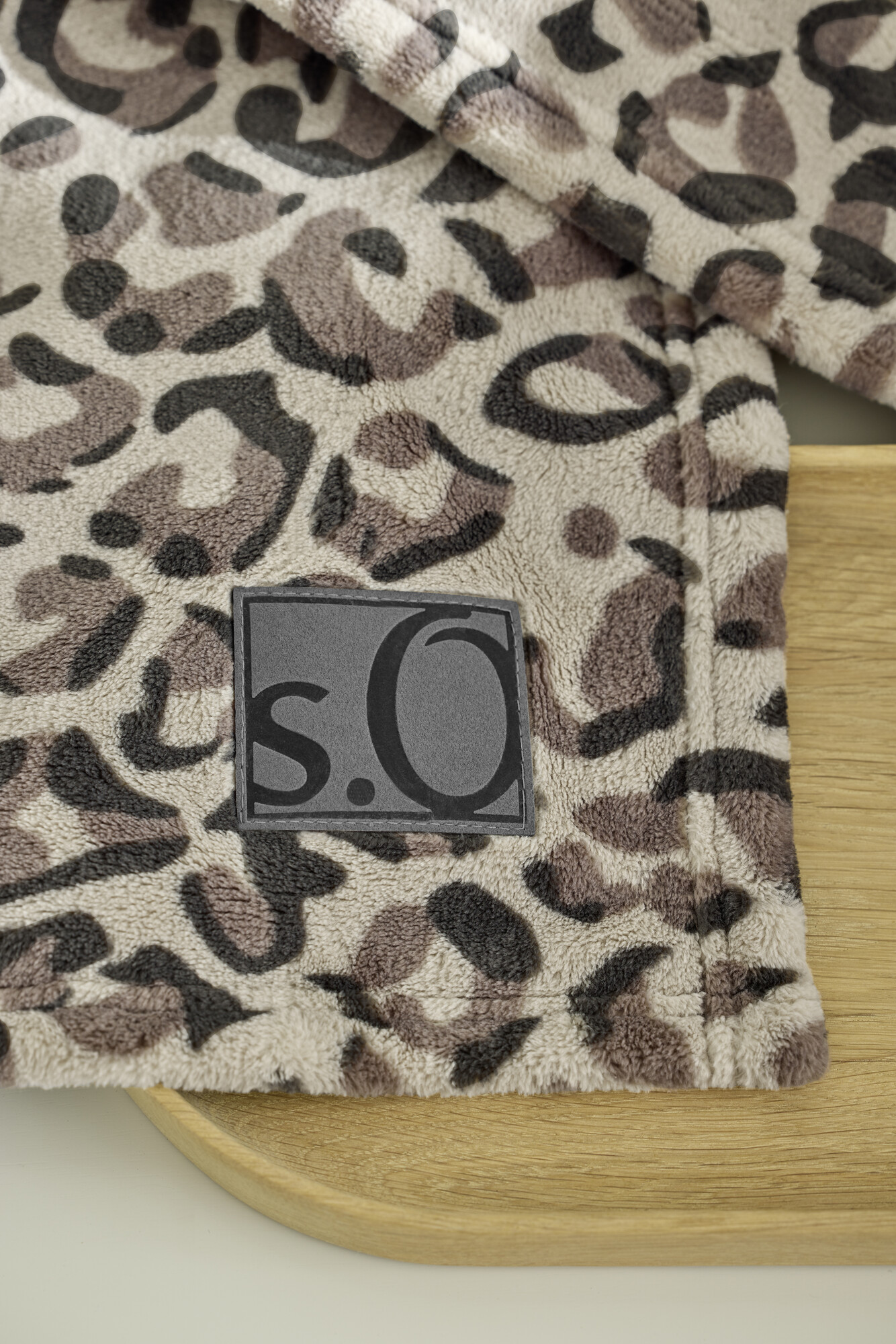 Plüsch, Decke, Leopardenmuster, weich, Stoffetikett,  Leopard, Plüsch, Stoffdecke, Deckenmuster, Tierfell-Optik,  Leopard, Plüsch, Decke, Tiermuster, weiches Gewebe