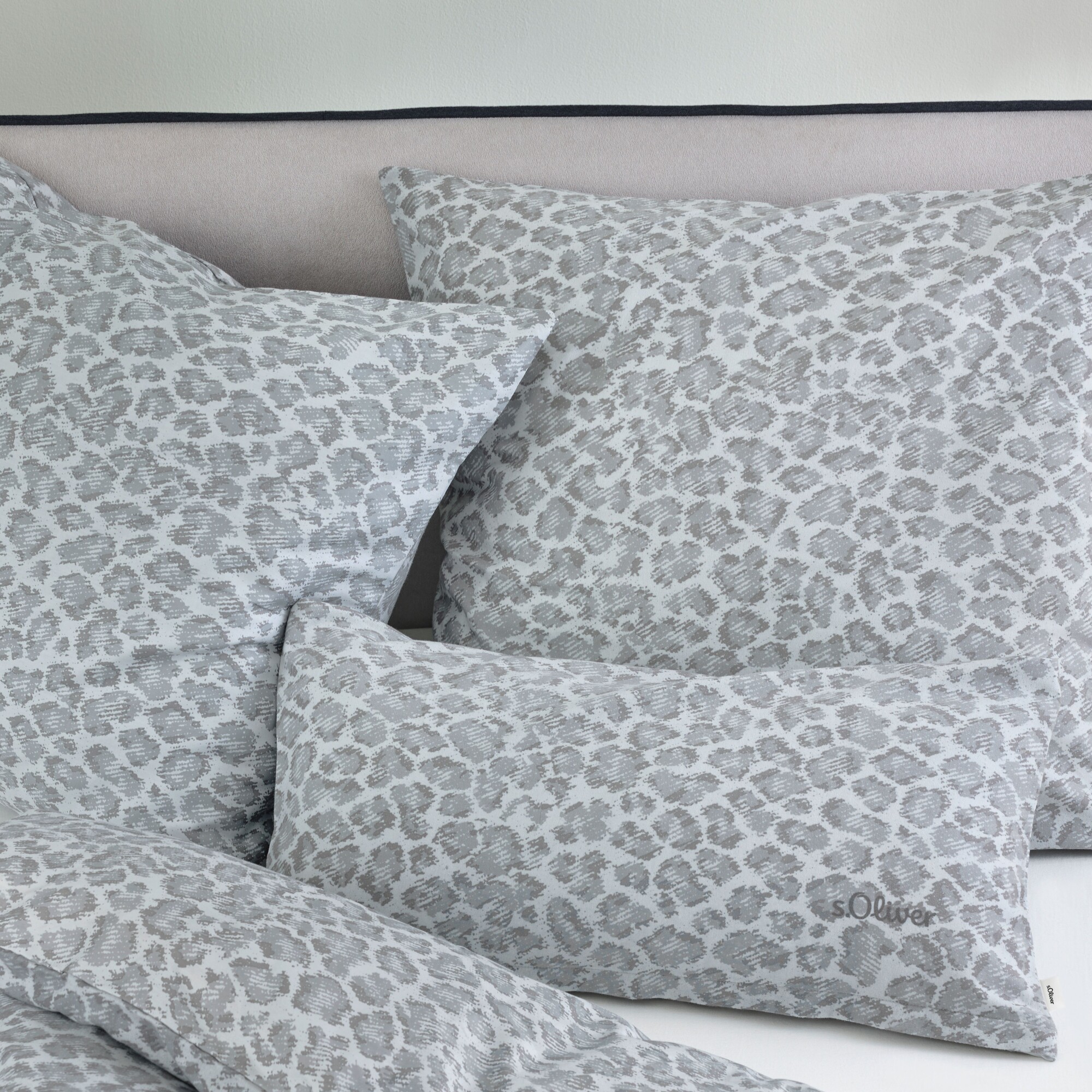 pillow, pillowcase, leopard print, gray, bedding set, pillow, cushion, leopard print, gray, textile, bedding, pillow, leopard pattern, grey, duvet cover set