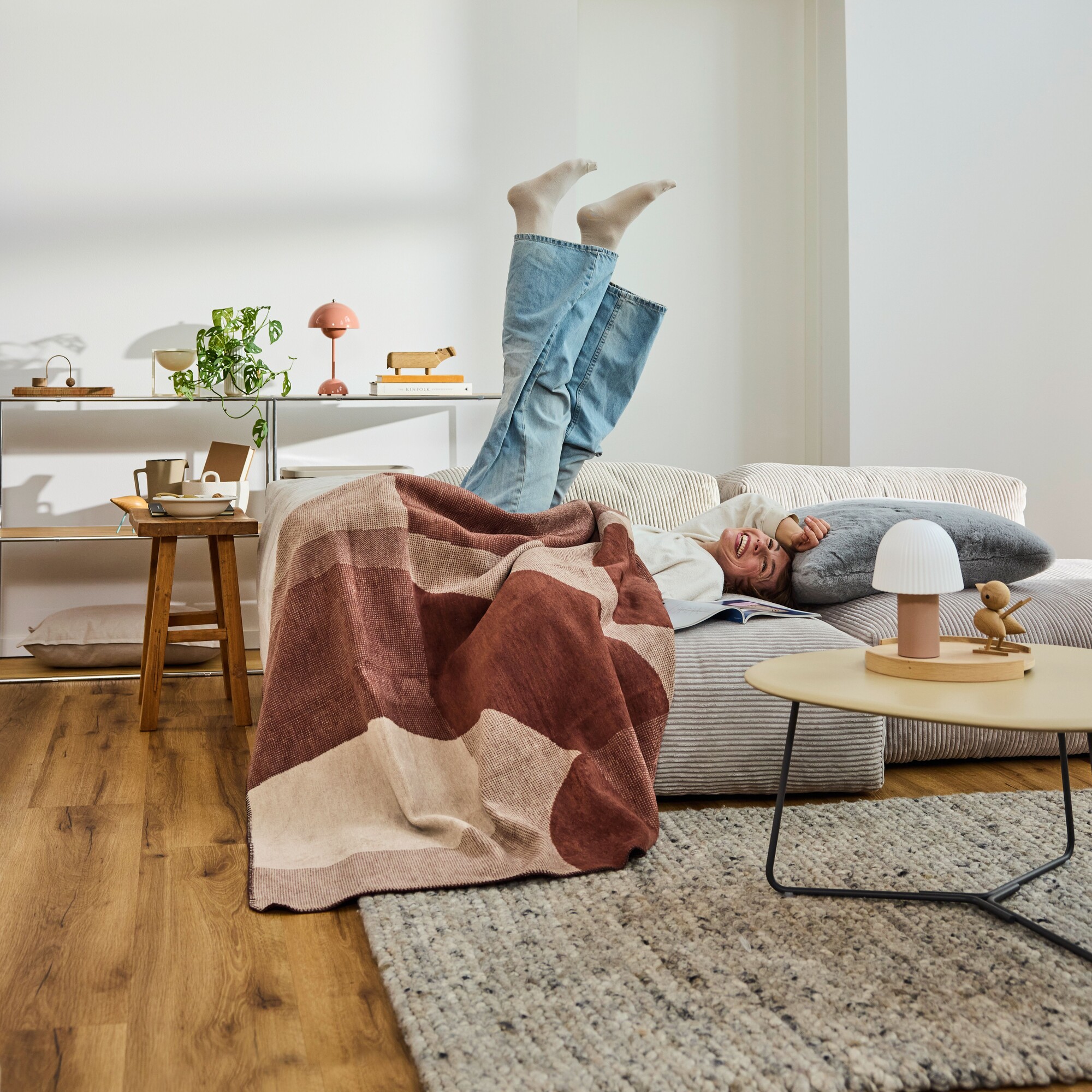 wohnzimmer, decke, jeans, kissen, lampe