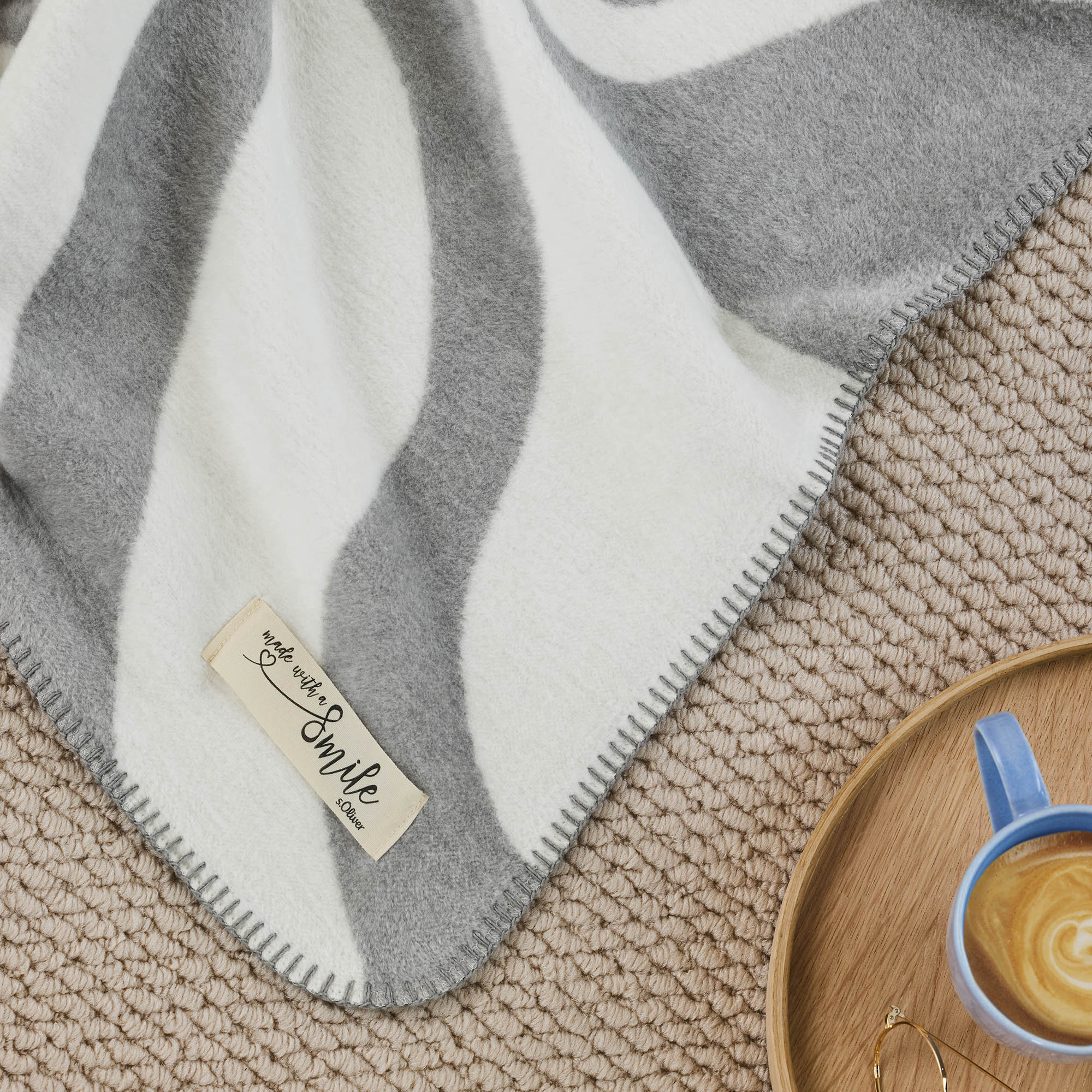 Dekoration für Zuhause, Teppich, Tasse, Decke