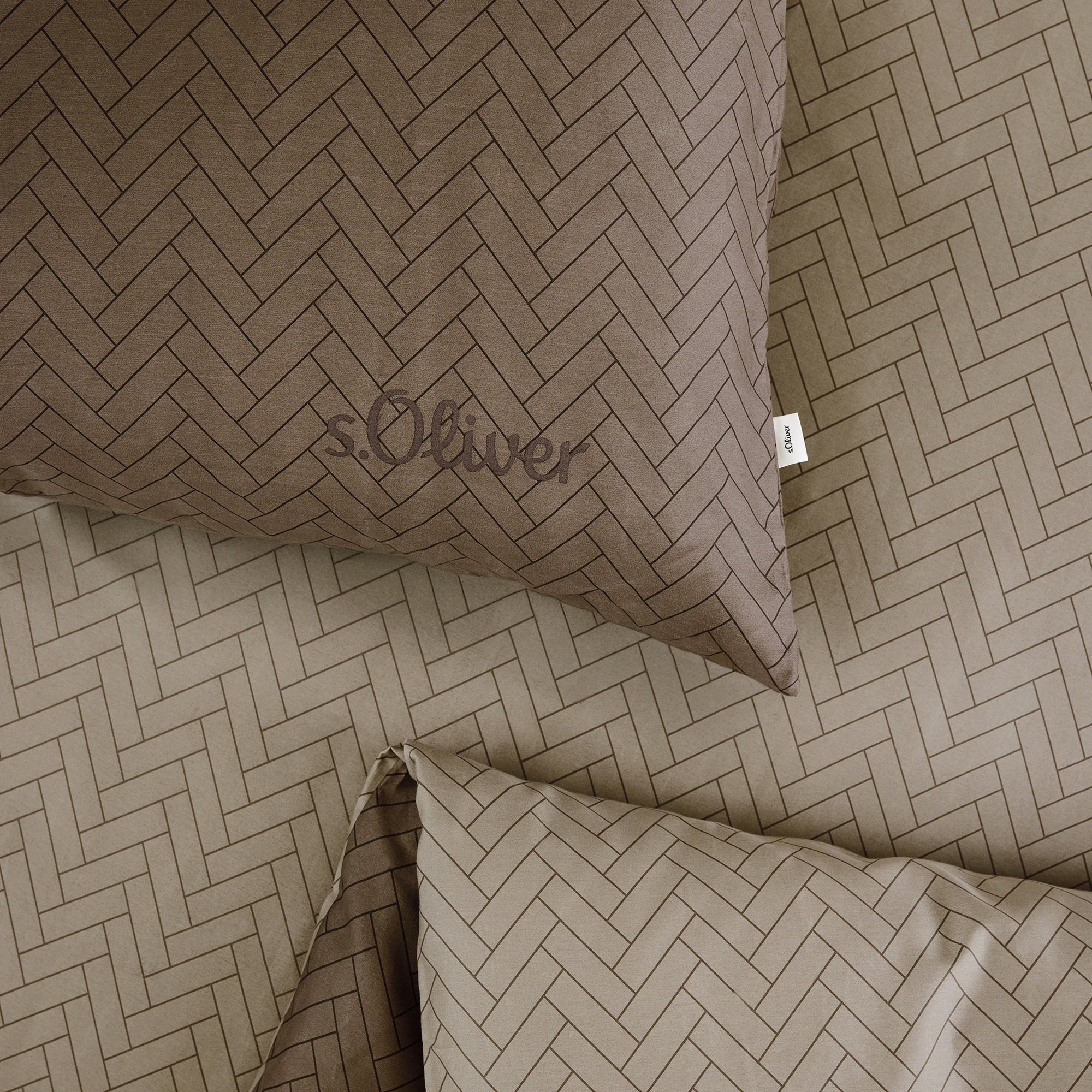 Cushion, Home Decor, Interior Design, Floor, Flooring