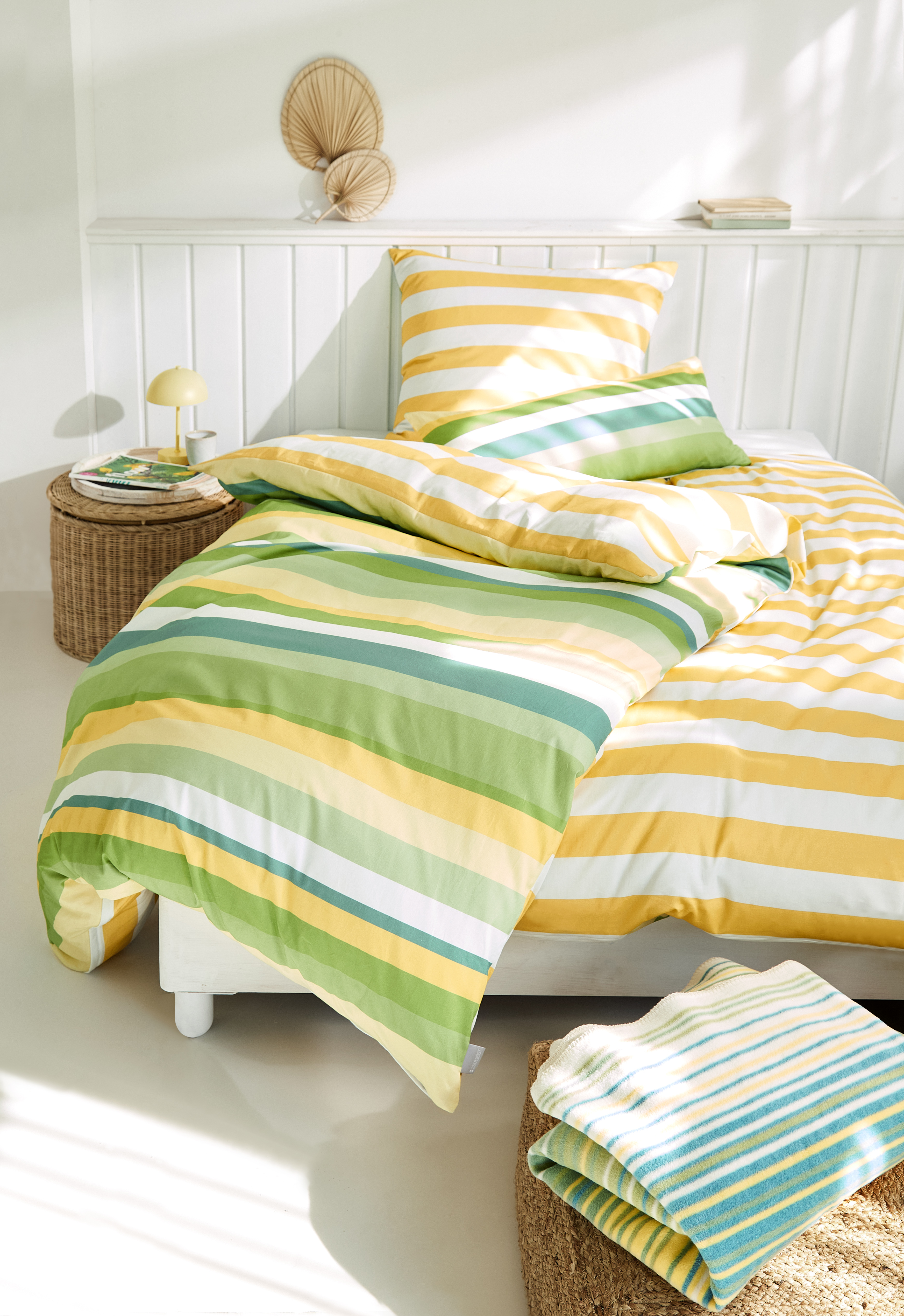 Furniture, Lamp, Bed, Bed Sheet